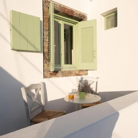 White Orchid Cave House &