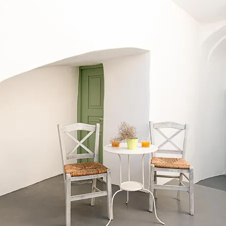 White Orchid Cave House &