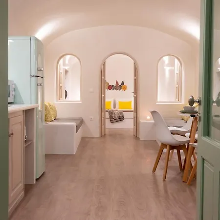 White Orchid Cave House & Villa *