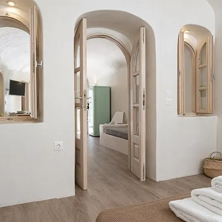 White Orchid Cave House & Pyrgos Kallistis
