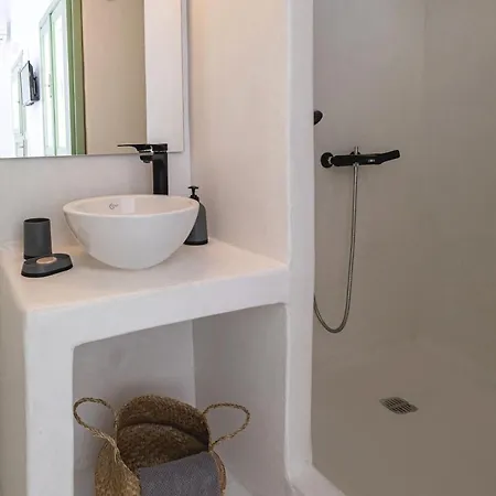 White Orchid Cave House & Vila *