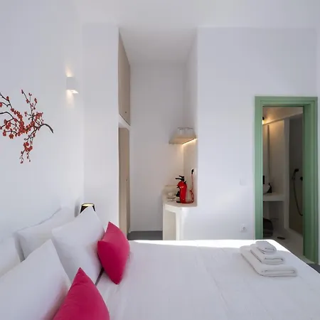 White Orchid Cave House &