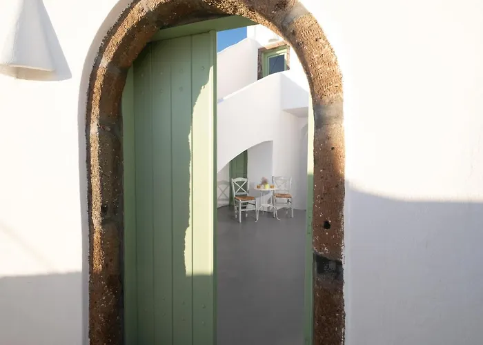 White Orchid Cave House & Villa