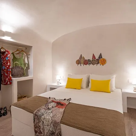 White Orchid Cave House & *