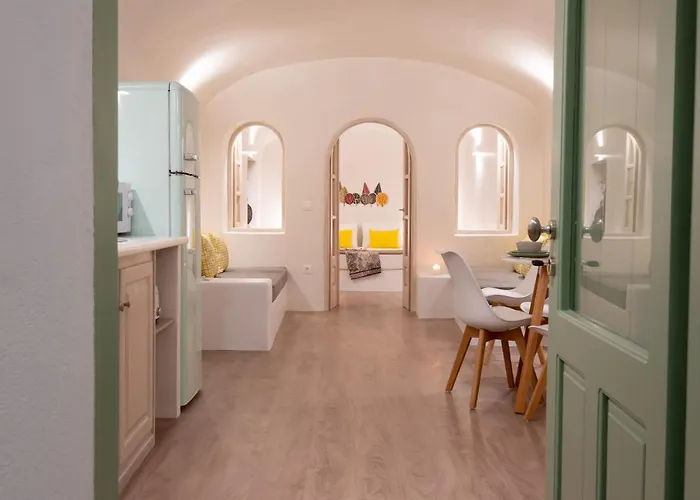 White Orchid Cave House & Villa *