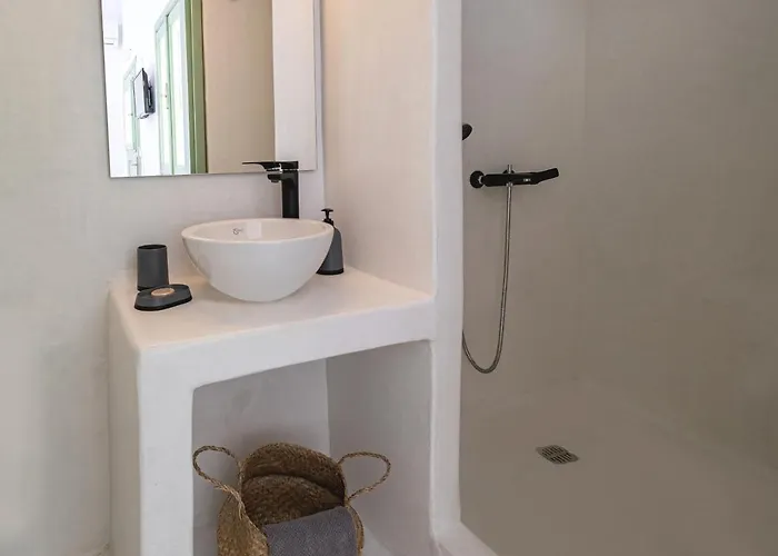 White Orchid Cave House & Villa *