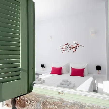 White Orchid Cave House & *