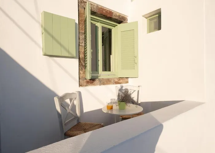 White Orchid Cave House &